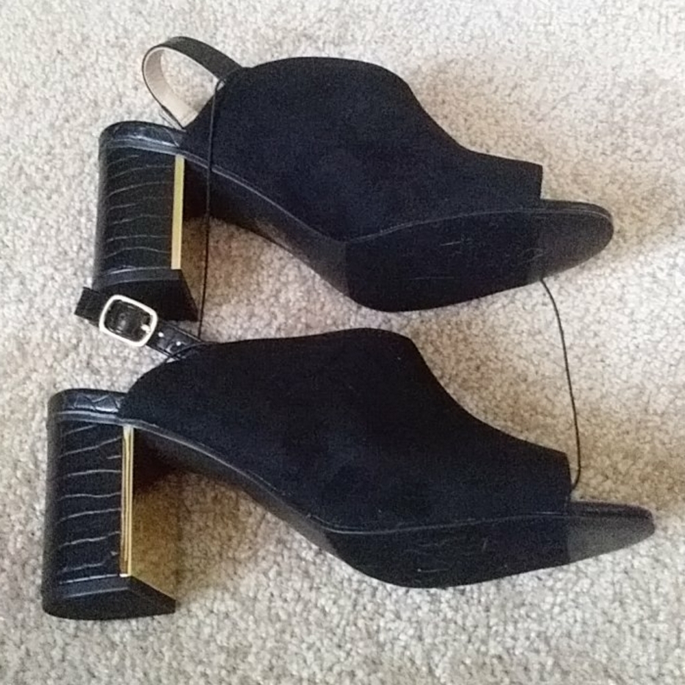 Shoe - Picture 4 of 8